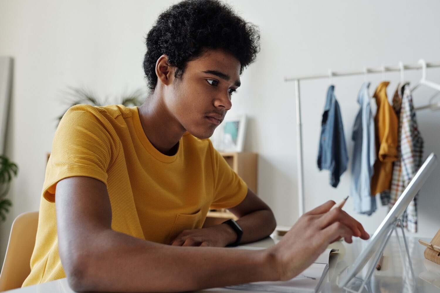Searching for a job before picking a college major